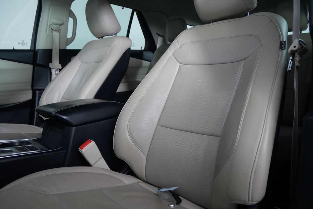2020 Ford Explorer Limited 13