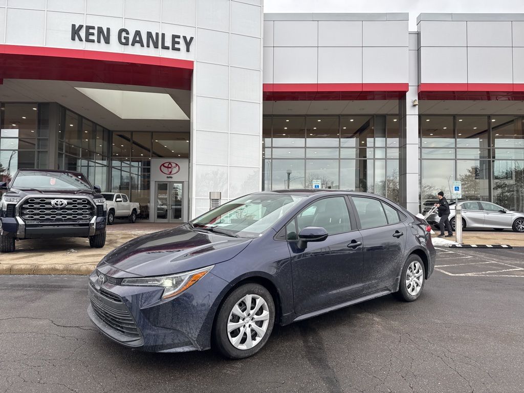 2025 Toyota Corolla LE FWD
