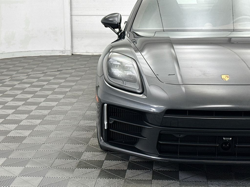 Thumbnail: 2026 Porsche Panamera - 12