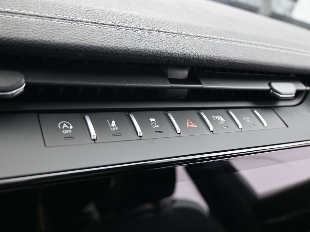 New 2026 Diamond Black Crystal Pearlcoat Jeep Limited image 18