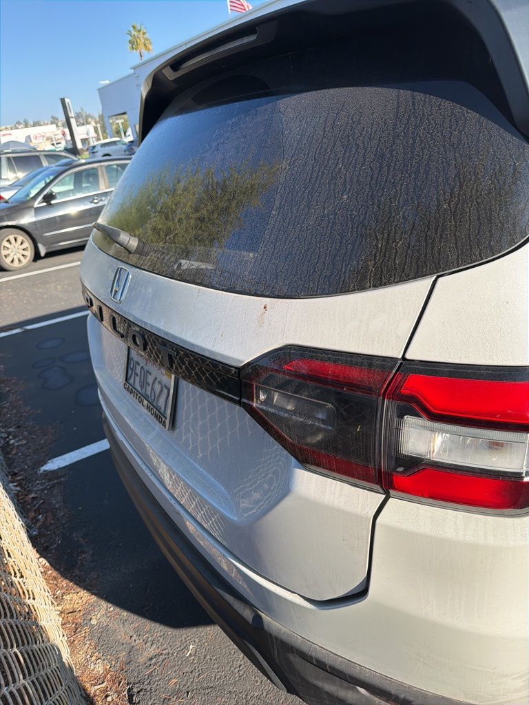 Thumbnail: 2023 Honda Pilot - 4