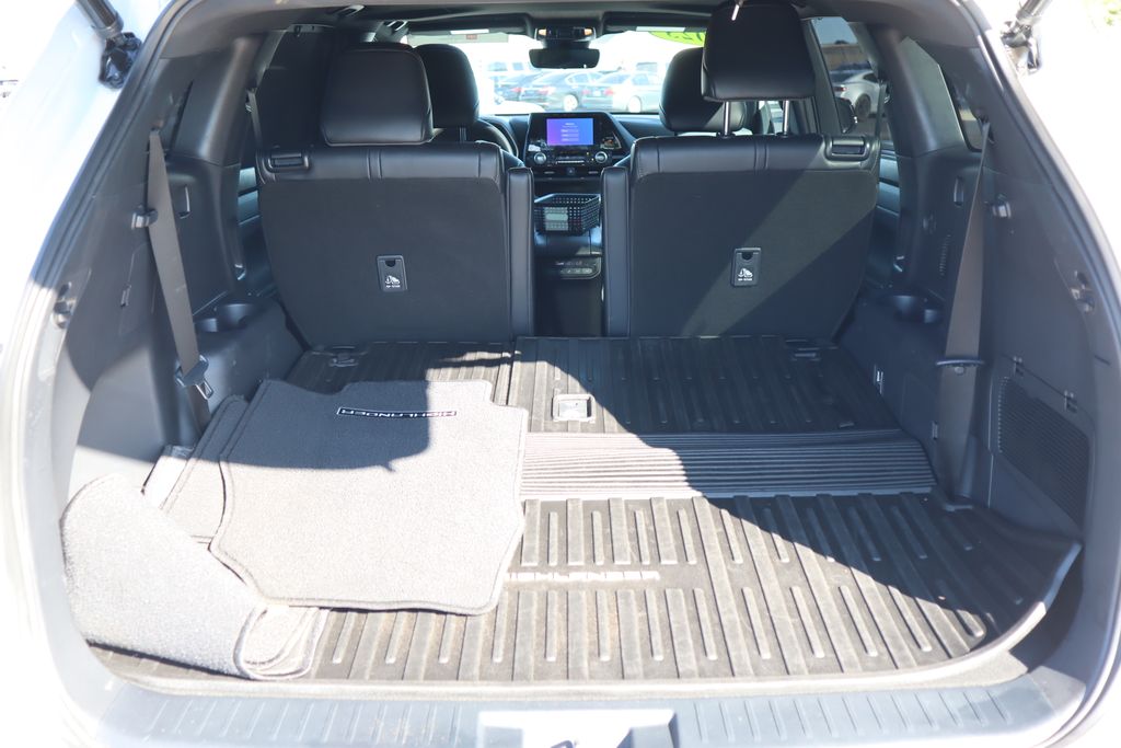 Thumbnail: 2023 Toyota Highlander - 27