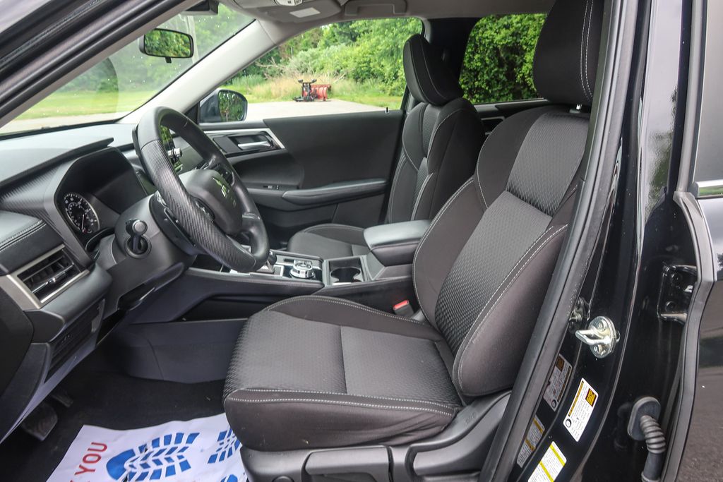 2024 Mitsubishi Outlander ES 2.5 S-AWC