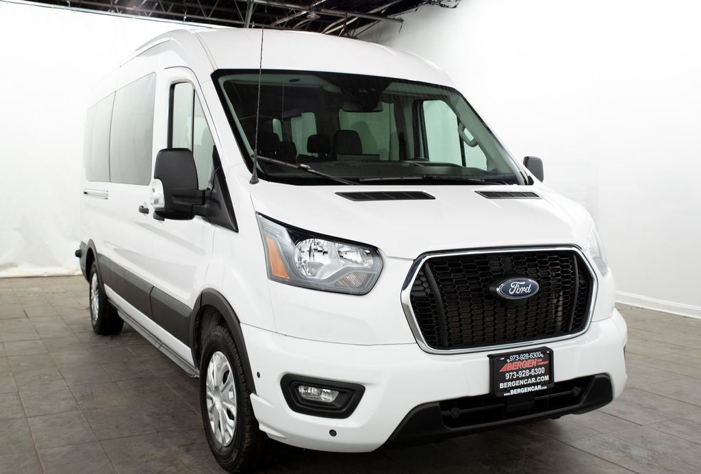 2024 Ford Transit Passenger 350 XLT Medium Roof LB RWD