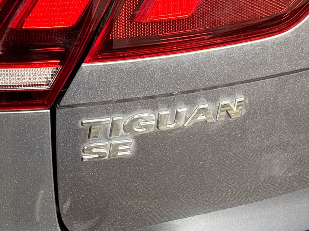 2021 Volkswagen Tiguan 2.0T SE R-Line Black