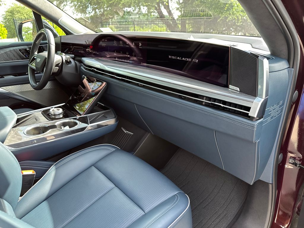 Used Car 2025 Cadillac Escalade Iq  Luxury 2 For Sale Under $110,000 In Austin, Texas