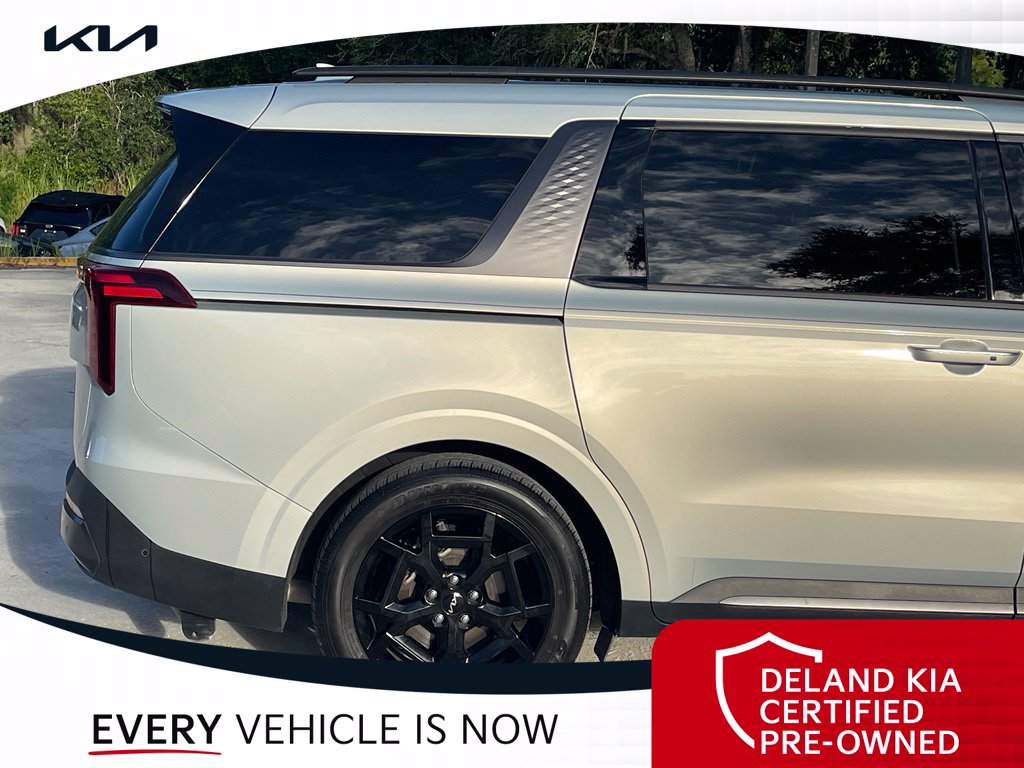 Used 2025 Kia Carnival Van