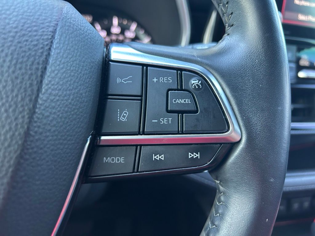 Thumbnail: 2021 Toyota Highlander - 19