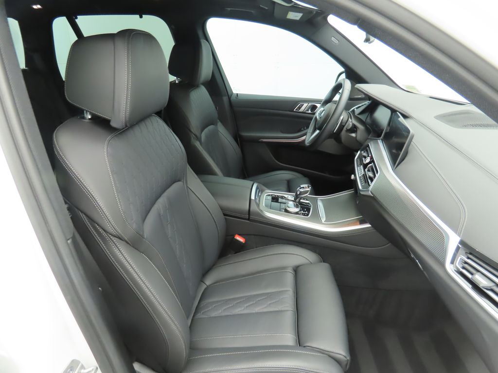 Thumbnail: 2023 BMW X5 - 21