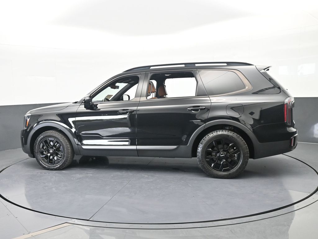 Used 2023 Ebony Black Kia SX-Prestige X-Pro image 3