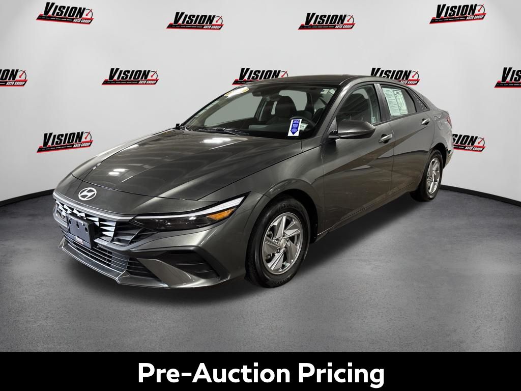 2025 Hyundai Elantra SE FWD