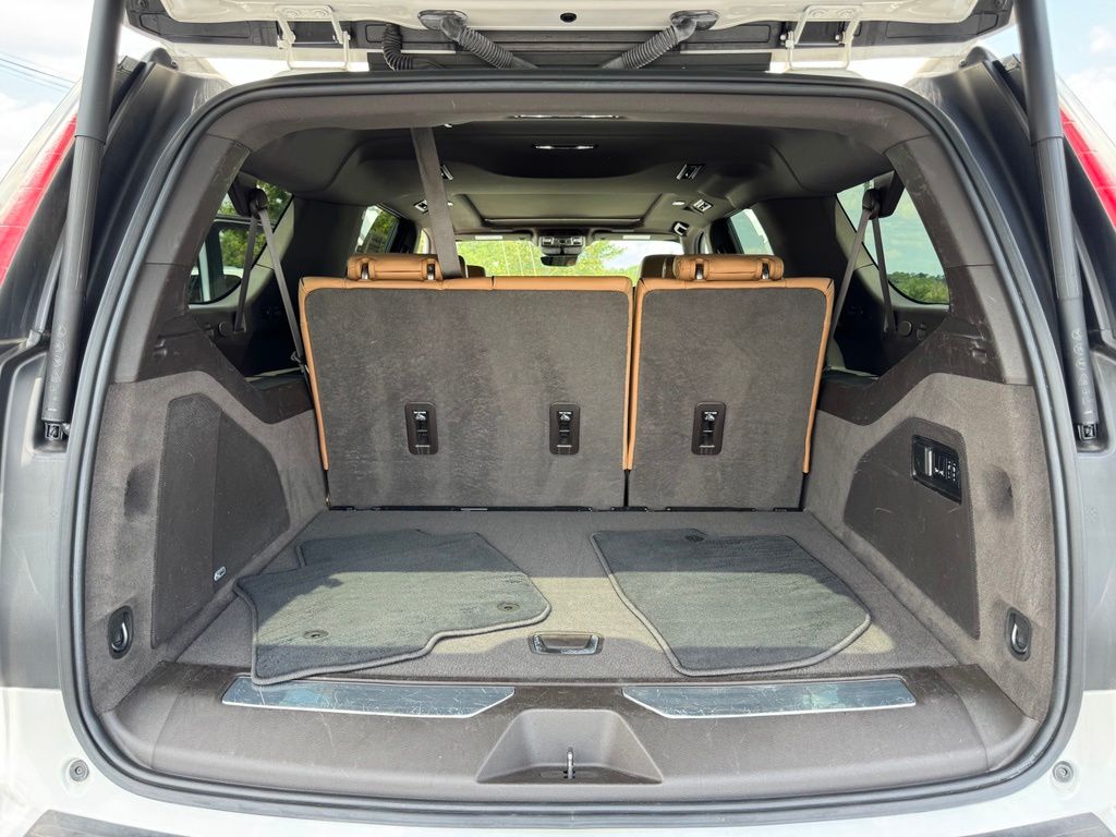 2022 Cadillac Escalade ESV Sport Crystal White - Jim Hudson Acura - Image 30