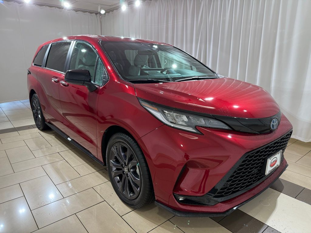 Thumbnail: 2025 Toyota Sienna - 7