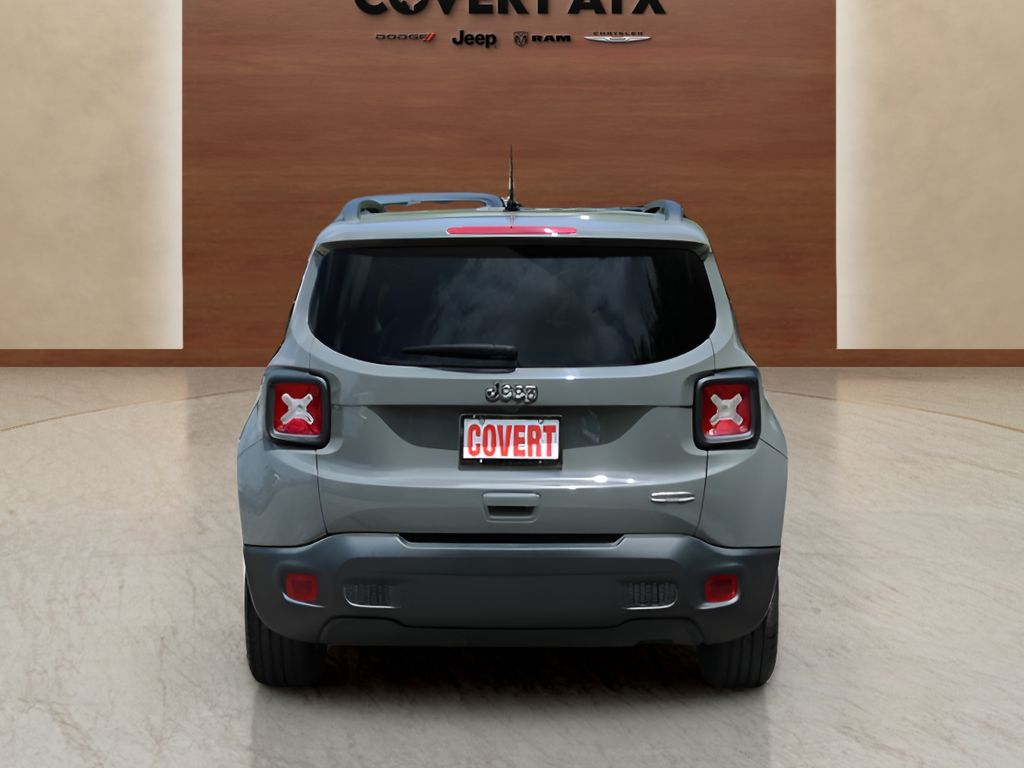 Used 2021 Gray Jeep Latitude image 4