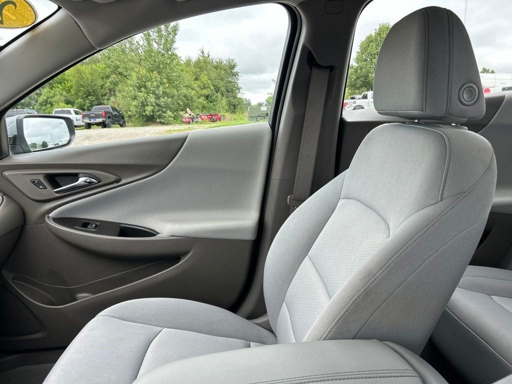 Used 2025 Chevrolet Malibu Sedan