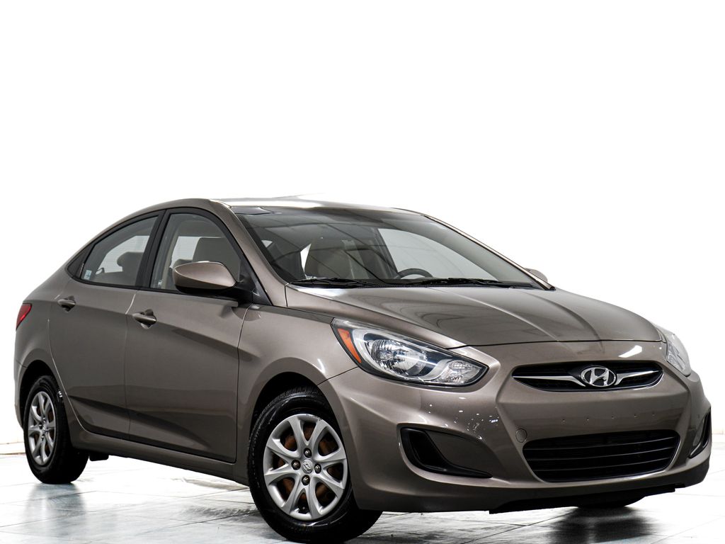 Mocha Bronze 2013 Hyundai Accent Sedan Front-Wheel Drive 6-Speed Automatic Overdrive