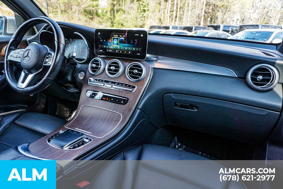 Used 2022 Silver Mercedes-Benz GLC 300 image 24