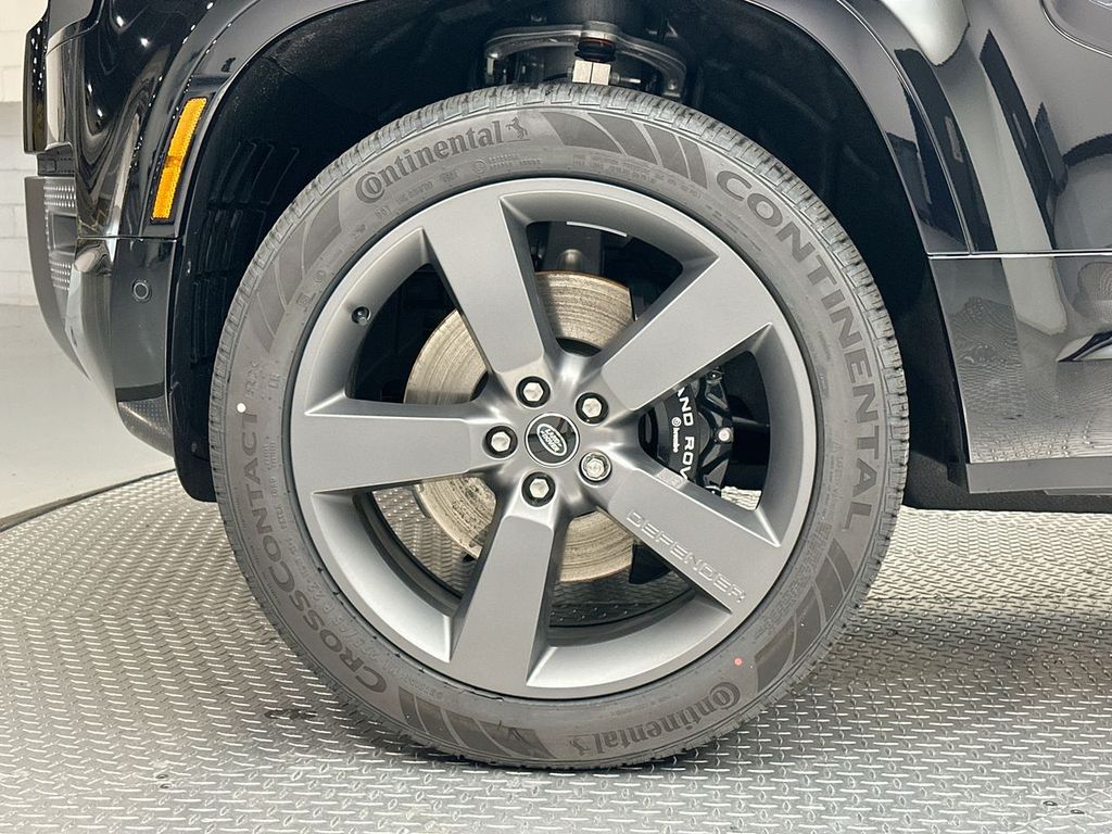 2025 Land Rover Defender 110 5