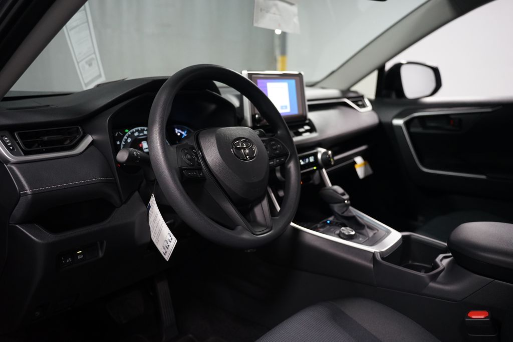 Thumbnail: 2025 Toyota RAV4 - 15
