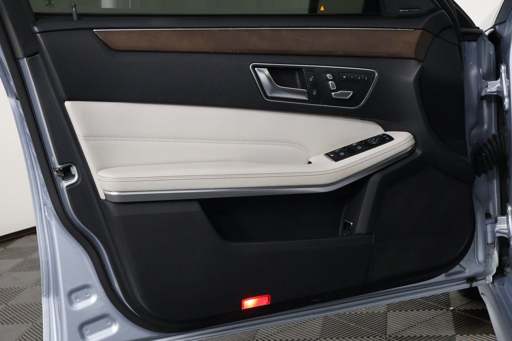 Thumbnail: 2016 Mercedes-Benz E-Class - 12
