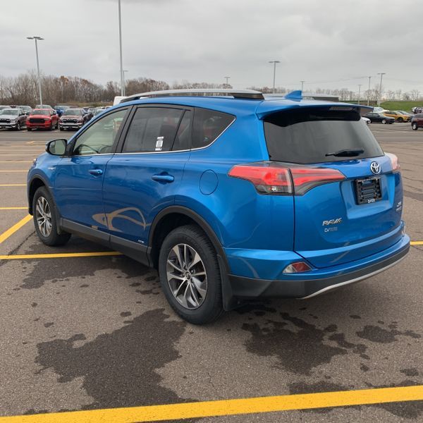 2018 Toyota RAV4 Hybrid XLE 5