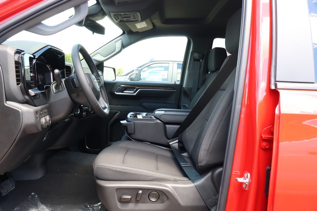Thumbnail: 2026 Chevrolet Silverado 1500 - 12