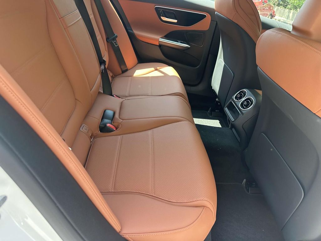 Thumbnail: 2025 Mercedes-Benz C-Class - 18