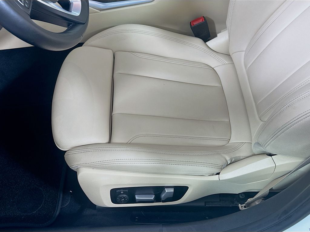 Thumbnail: 2021 BMW 3 Series - 20