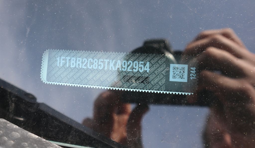 View vehicle photo 7