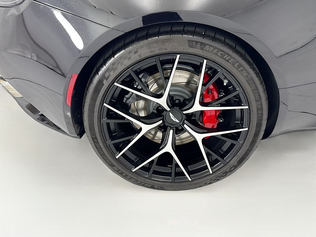 2025 Aston Martin DB12 Base - Photo 30