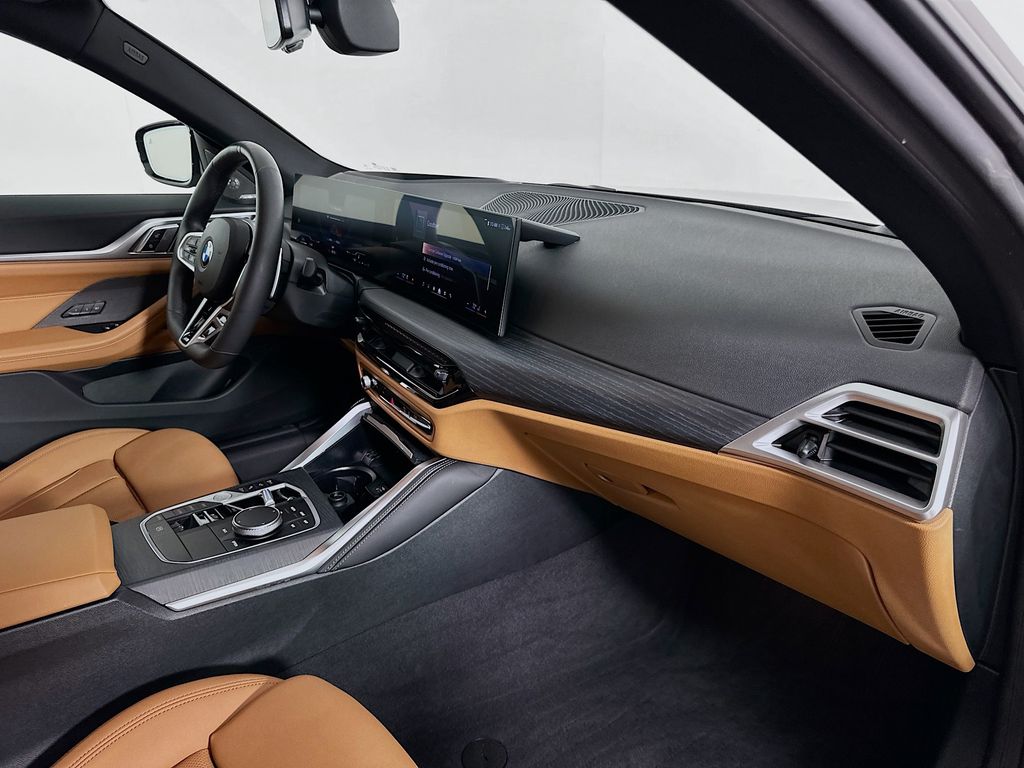 Thumbnail: 2025 BMW 4 Series - 30