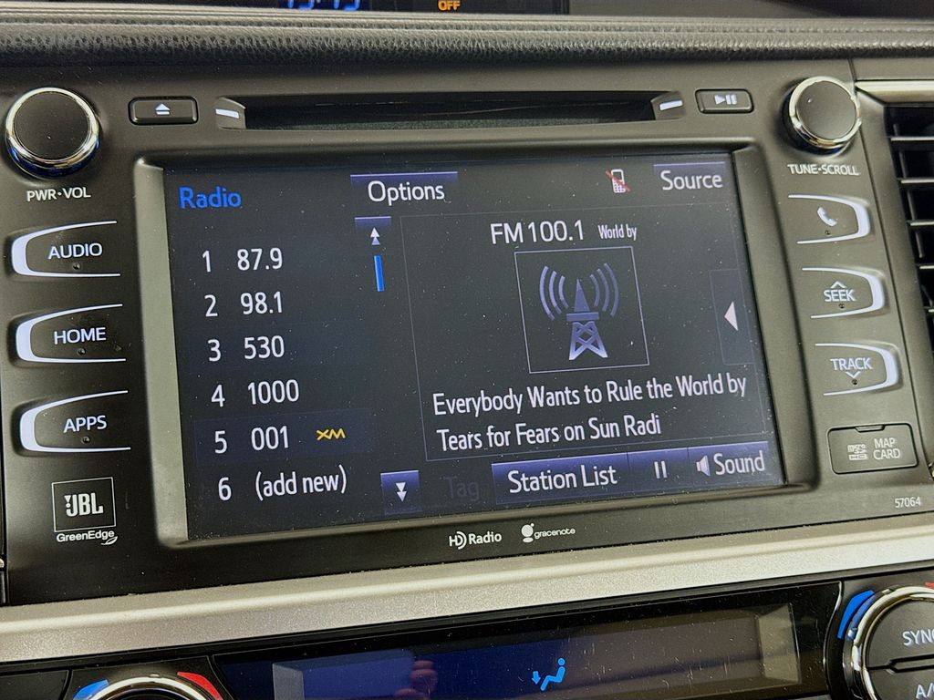 Thumbnail: 2014 Toyota Highlander - 15