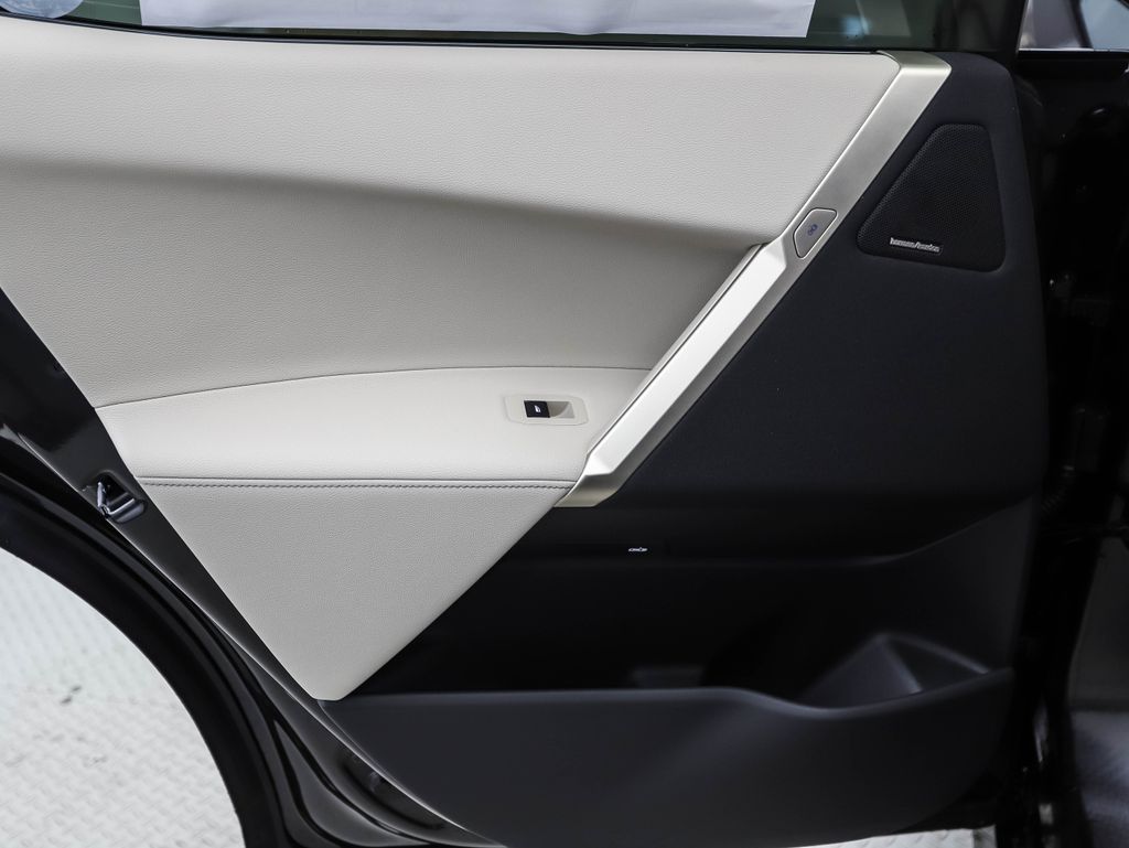 Thumbnail: 2026 BMW iX - 20