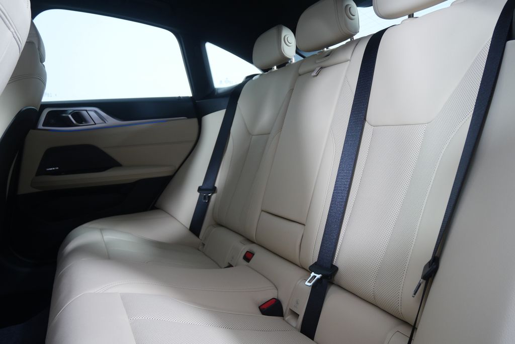 Thumbnail: 2026 BMW i4 - 16