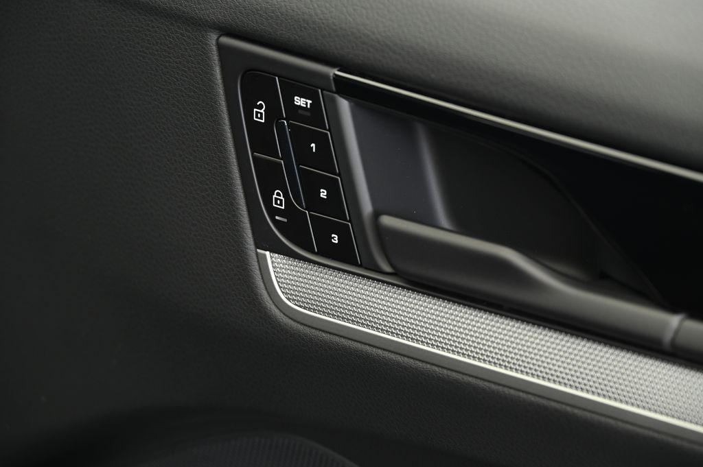 Thumbnail: 2024 Porsche Cayenne - 21