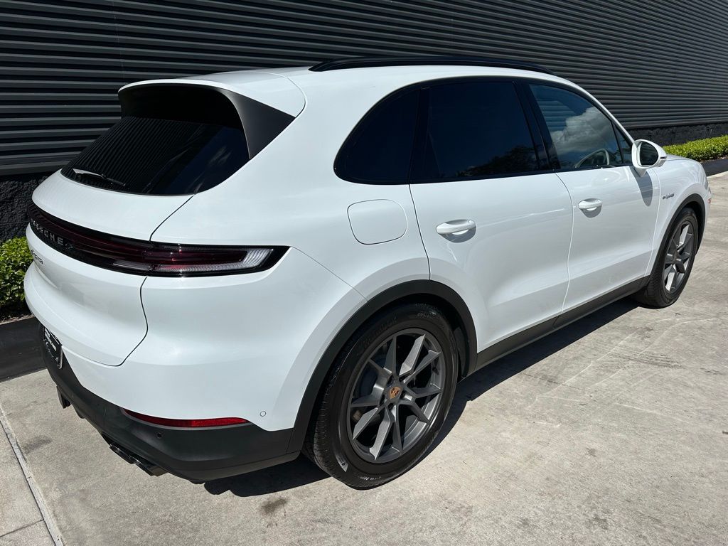Thumbnail: 2026 Porsche Cayenne - 9