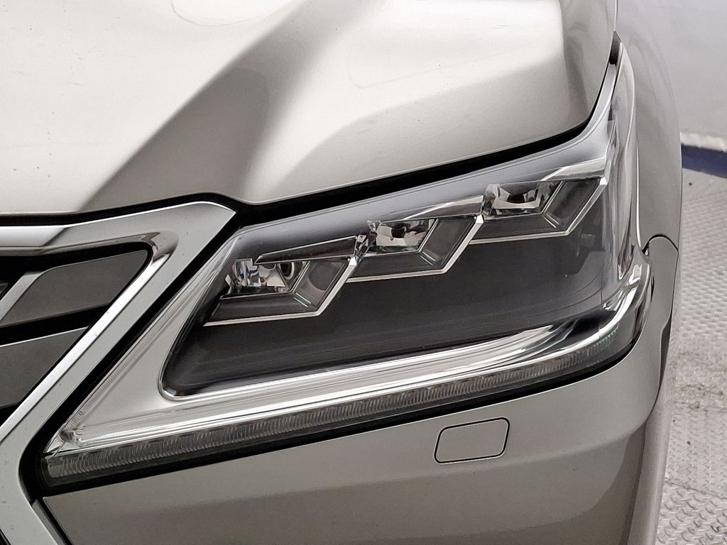 2019 Lexus LX 570 10