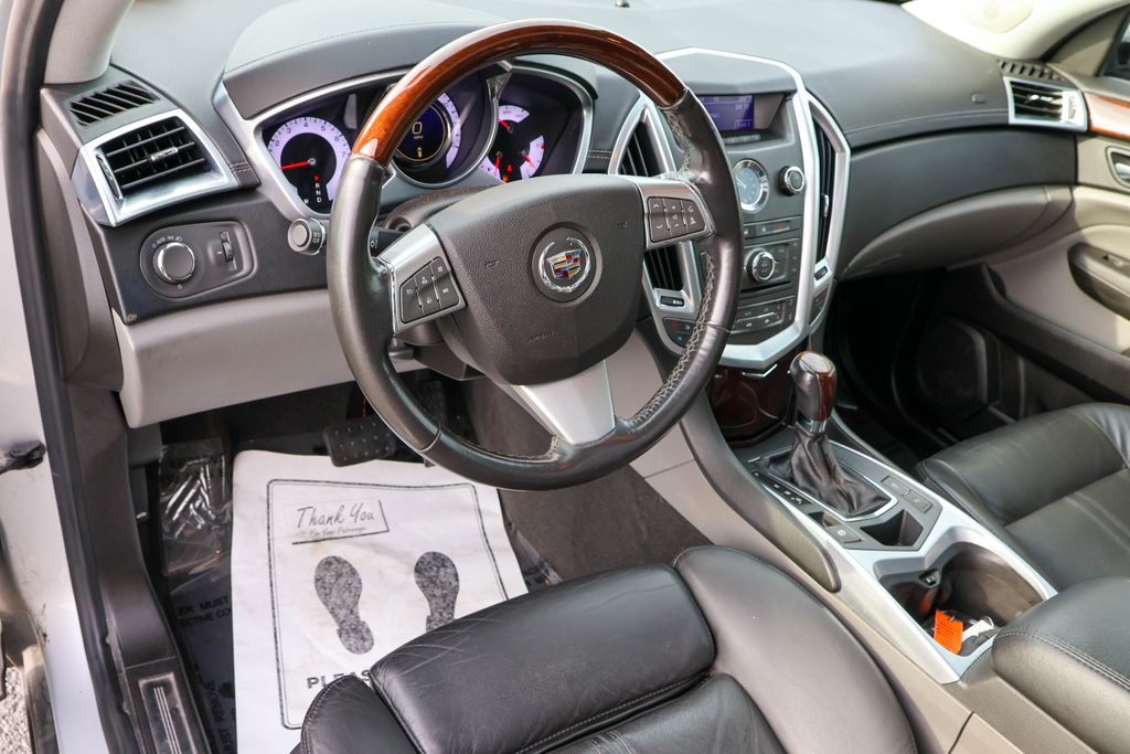 2011 Cadillac SRX Luxury 3