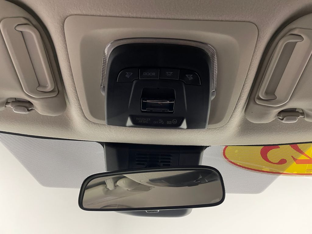 Thumbnail: 2025 Toyota Corolla - 31