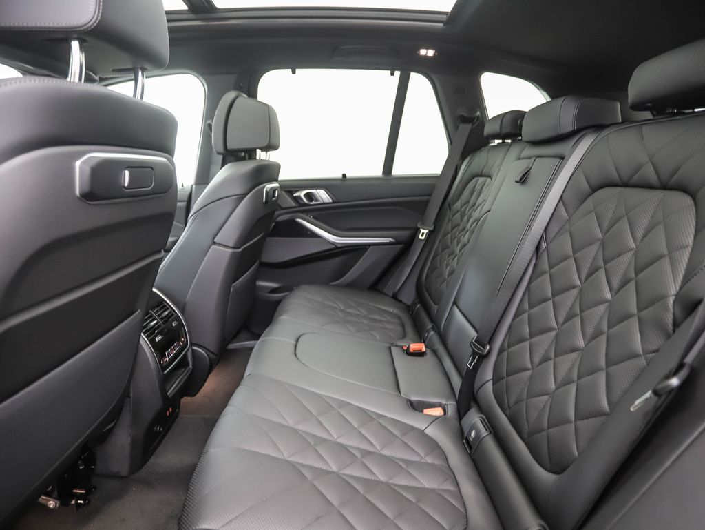 Thumbnail: 2026 BMW X5 - 21