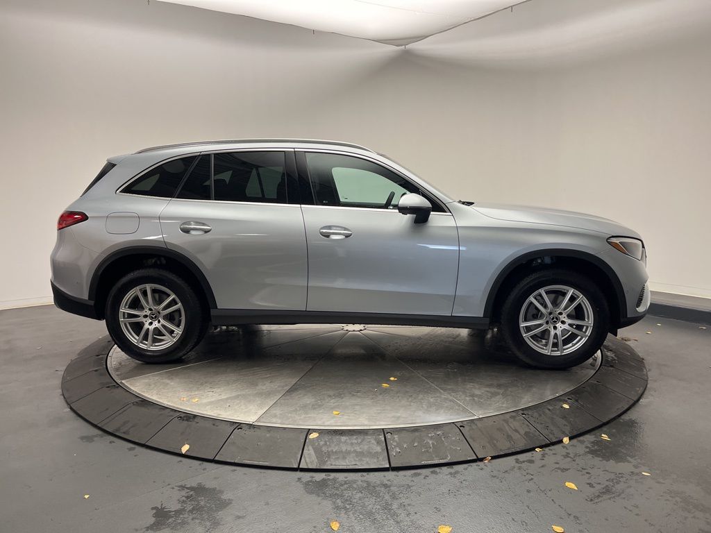 Thumbnail: 2026 Mercedes-Benz GLC - 8
