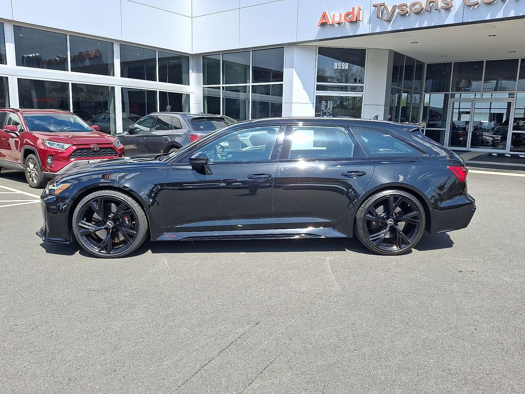 Thumbnail: 2021 Audi RS 6 - 7