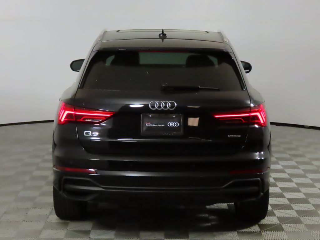 Thumbnail: 2023 Audi Q3 - 4