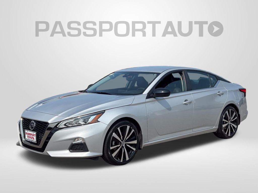 Brilliant Silver Metallic 2022 Nissan Altima Sedan Front-Wheel Drive Automatic