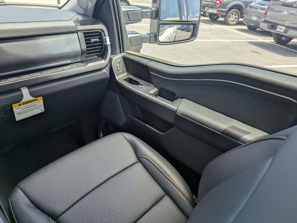 2026 Ford F-350 Super Duty LARIAT
