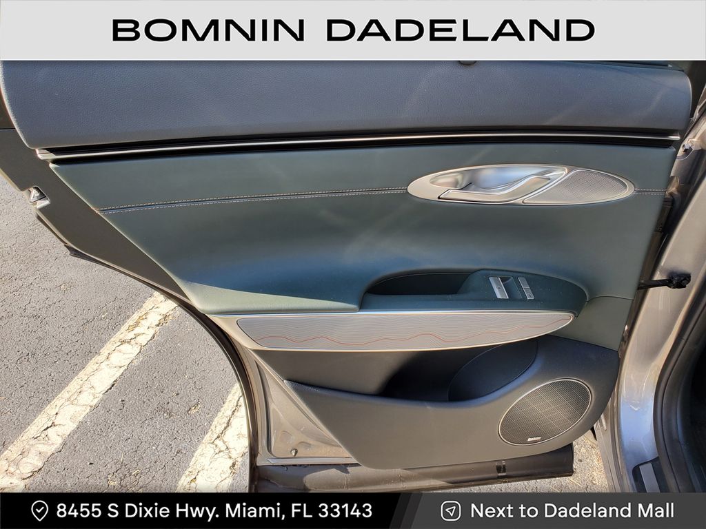 2022 Genesis GV70 2.5T Advanced photo