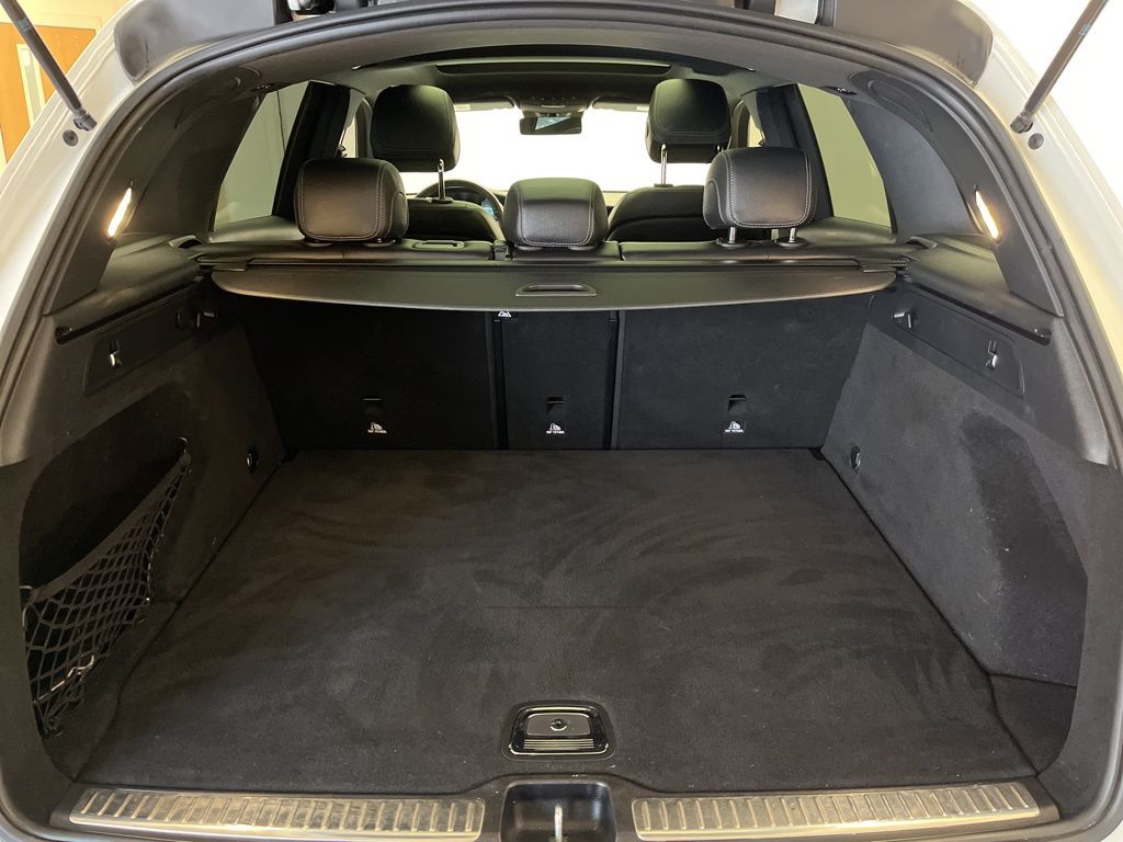 Thumbnail: 2022 Mercedes-Benz GLC - 28