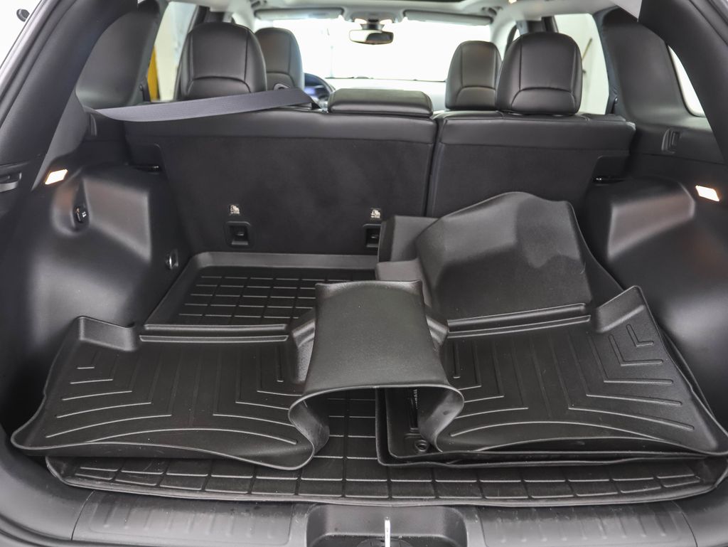 Thumbnail: 2019 Jeep Cherokee - 25