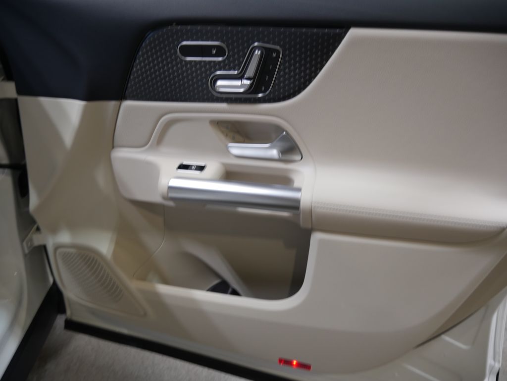 Thumbnail: 2026 Mercedes-Benz GLA - 26