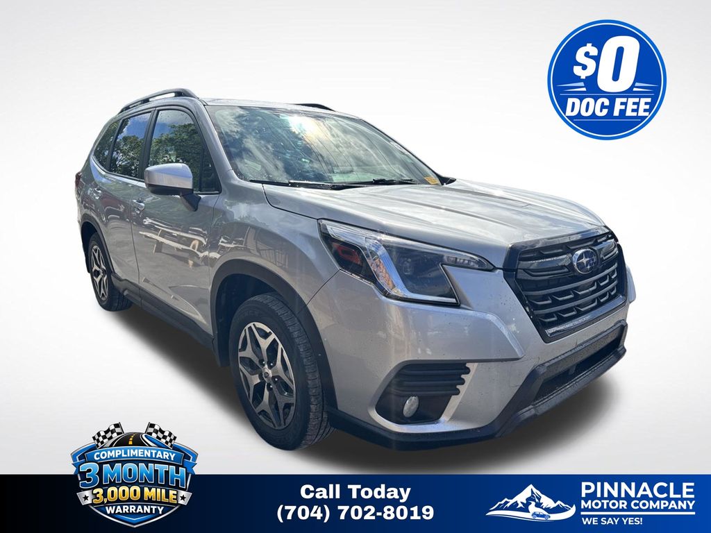 2022 Subaru Forester Premium Crossover AWD   